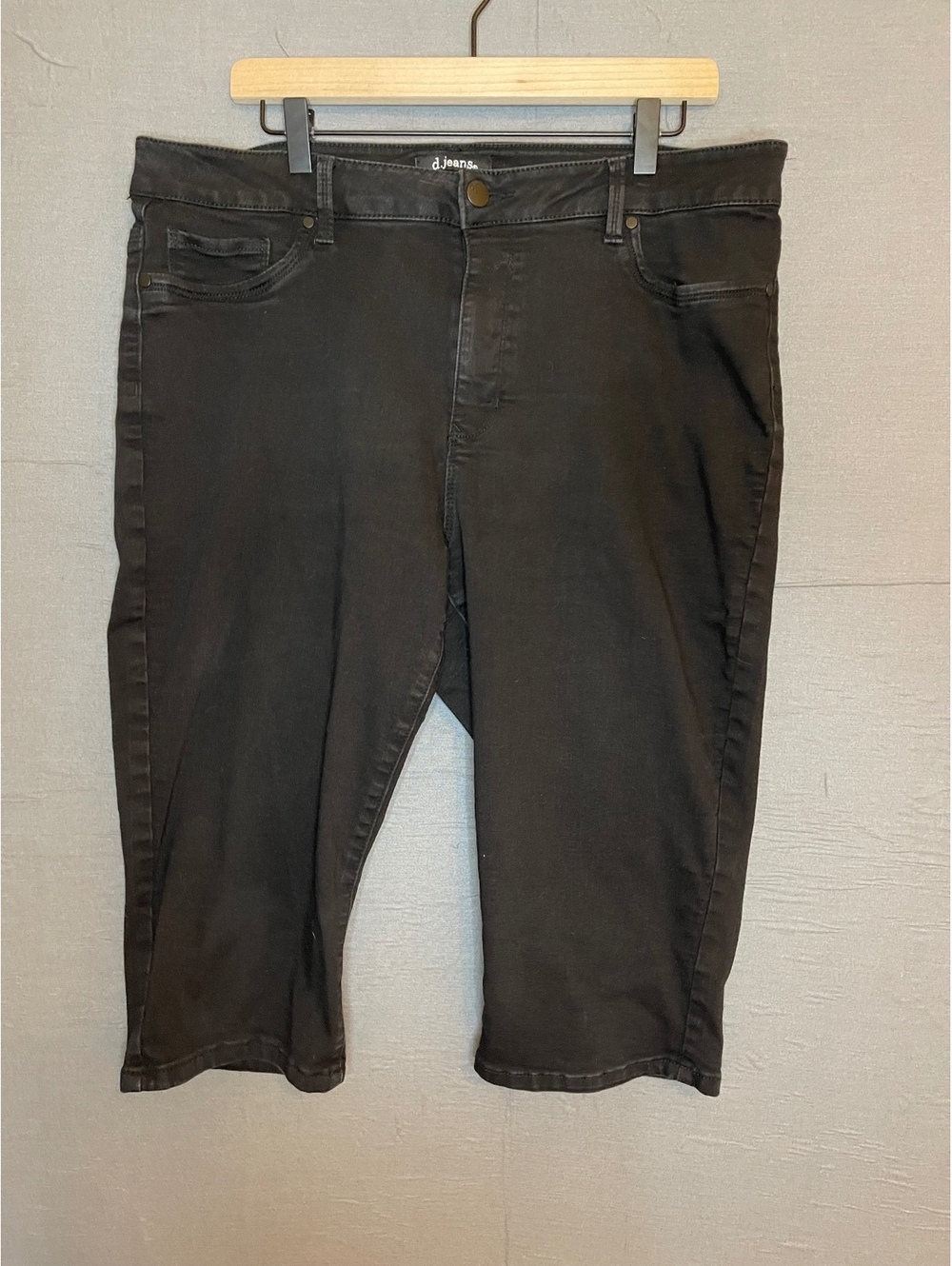 d.jeans Women's Plus Size 18W Black Denim Capri Crop Jeans